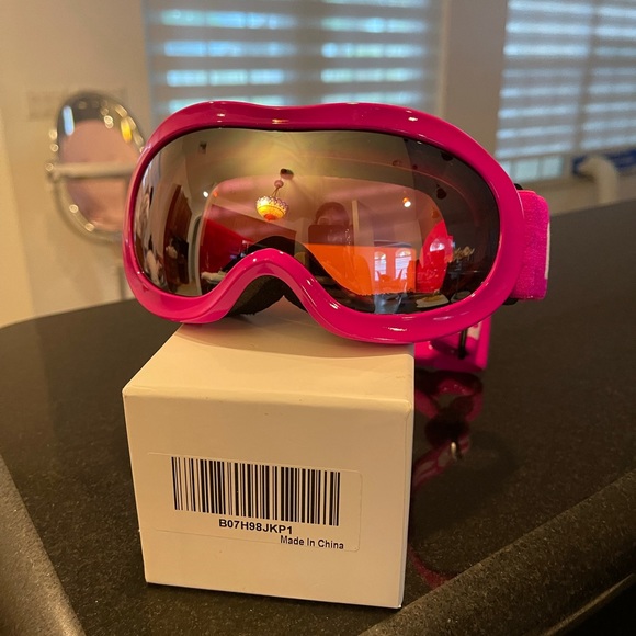 Ski goggles your youth, kids. - Picture 2 of 5